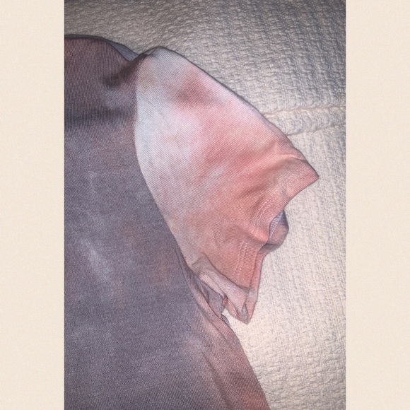 Peach & Gray Tie Dye SS V-Neck T-Shirt - Picture 5 of 8